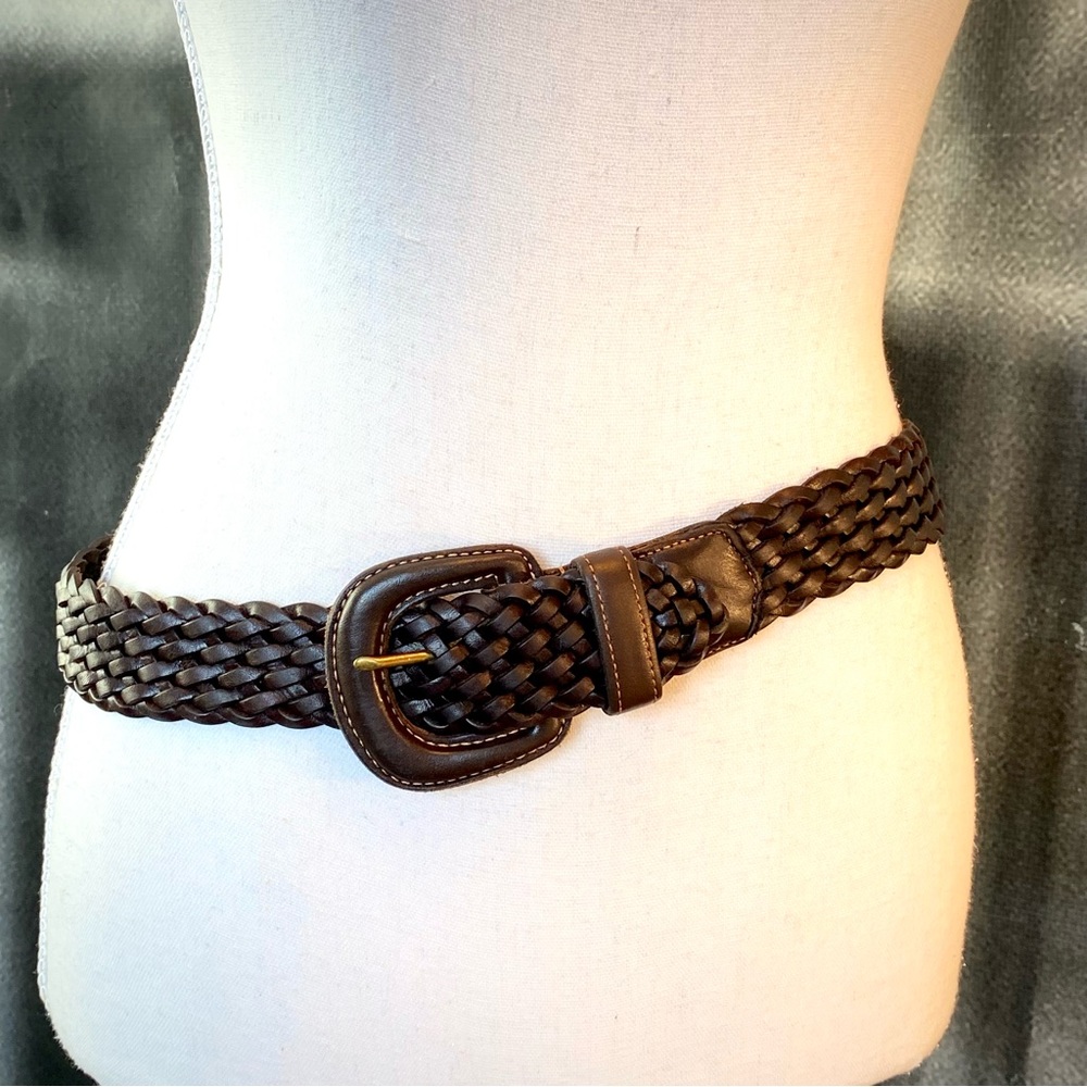 Coach, Mens British Brown woven leather belt. size medium, all weaving intact.